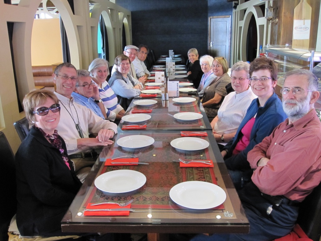 A group from South London Liberal and Kingston Liberal synagogues about to have lunch after a walk round the East End
